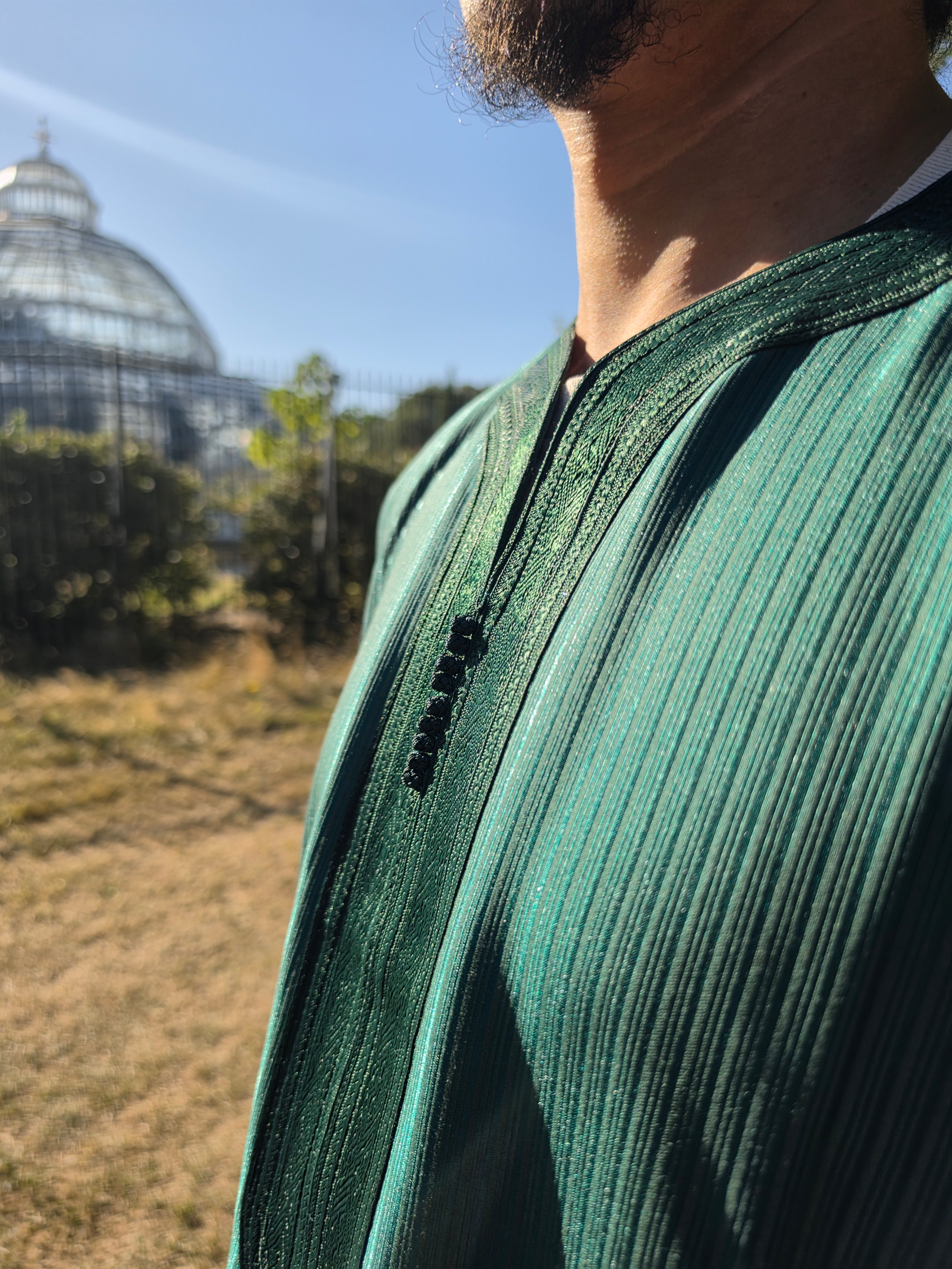 Front profile of the forest green Gandoura